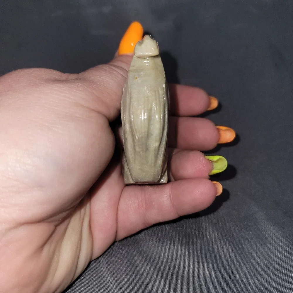 Vtg Hand Carved Brown Tan 2.5